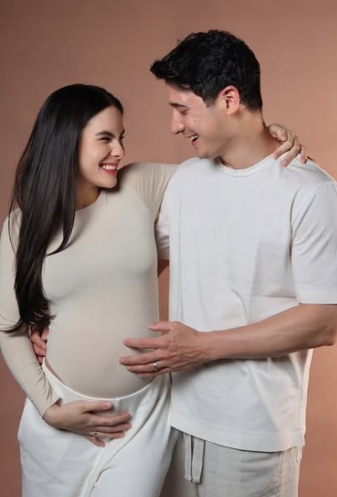 Steffi Zamora Hamil, Pamer Baby Bump Bareng Nino Fernandez