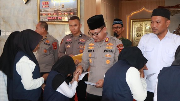 Rayakan Setahun Pemerintahan Prabowo–Gibran, Adakan Doa Bersama dan Santunan Anak Yatim