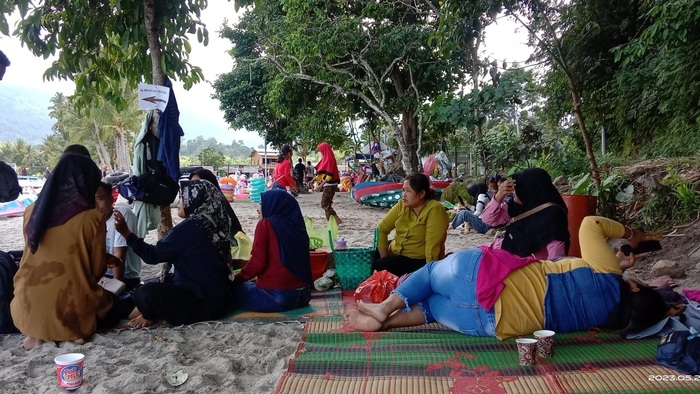 Wisata Danau Ranau: Pantai Bidadari Tak Pernah Sepi, Ternyata Ini Daya Tariknya