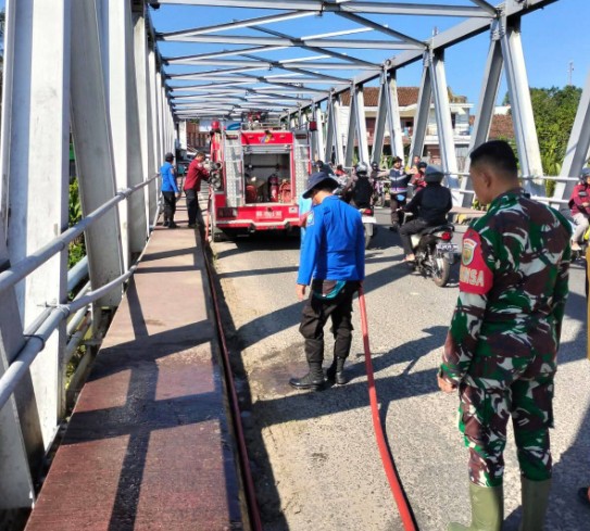 Pemerintah, TNI, Polri, dan Warga Turun ke Jalan Lakukan Aksi Bersih-Bersih