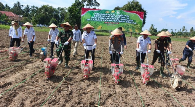 Polres OKU Timur Tanam Jagung Serentak Kuartal III, Targetkan 19 Ribu Hektare