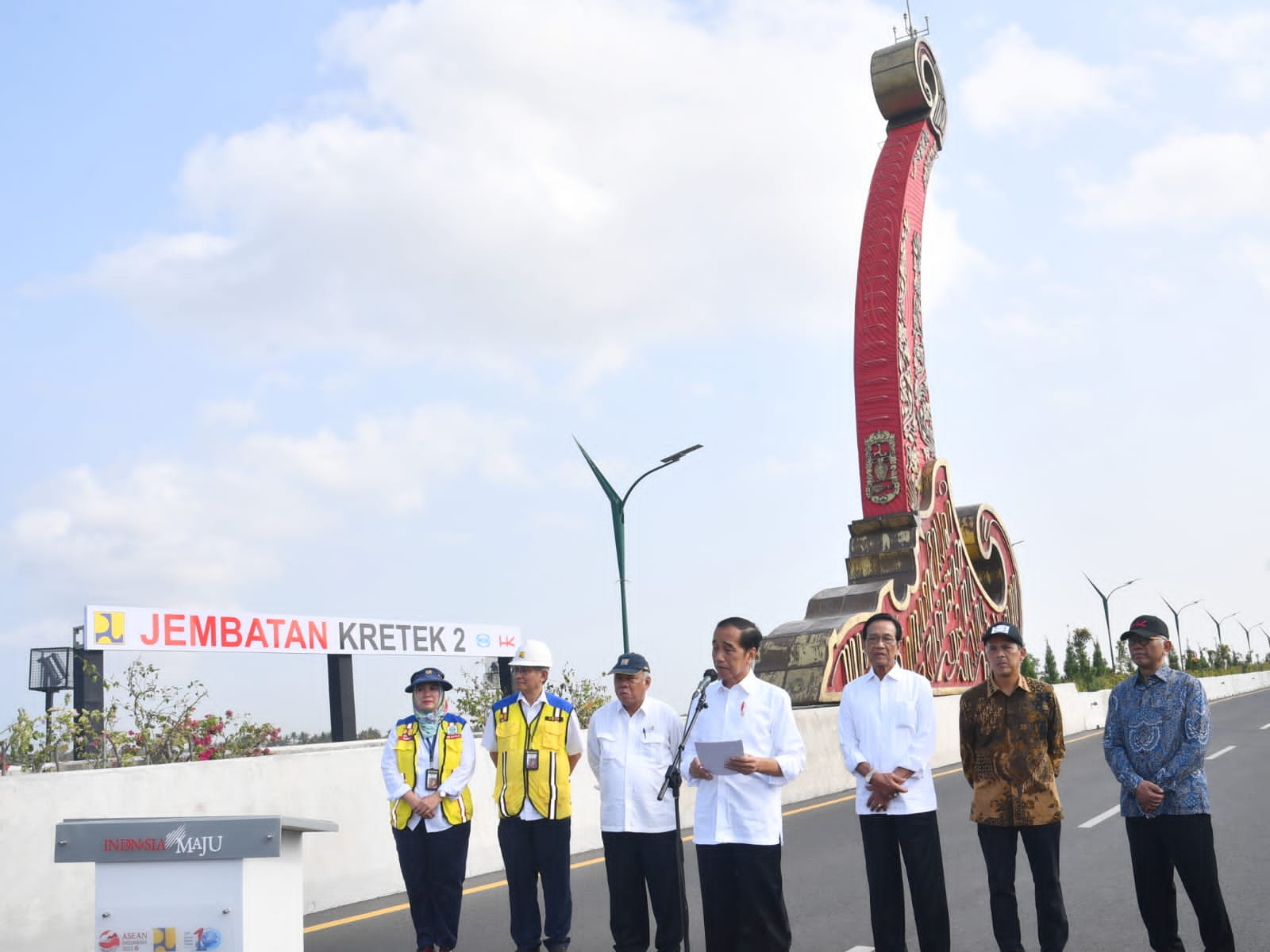 Jokowi Resmikan Jembatan Kretek 2 Bernilai Rp364 miliar