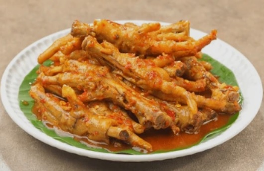 Ceker Mercon Pedas Nampol, Olahan Kaki Ayam Favorit Pecinta Pedas