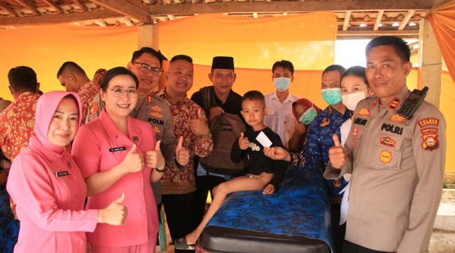 Polsek Cempaka Gelar Khitanan Massal