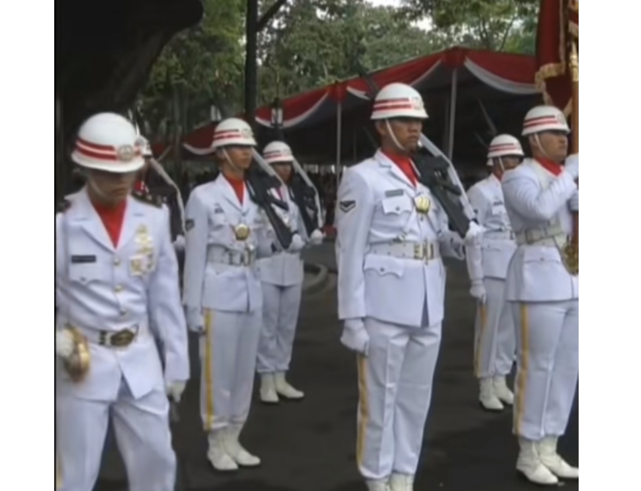Komandan Pasukan Tumbang Pingsan saat Pelantikan Perwira TNI dan Polri