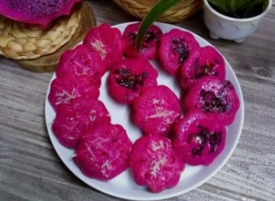 Resep Kue Cubit Buah Naga yang Lembut dan Berwarna Cantik