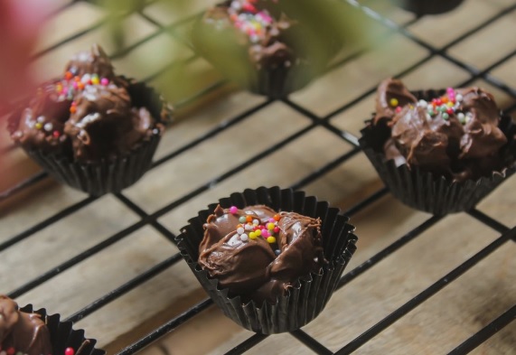 Resep Bola Cokelat Koko Crunch, Camilan Manis yang Praktis dan Renyah