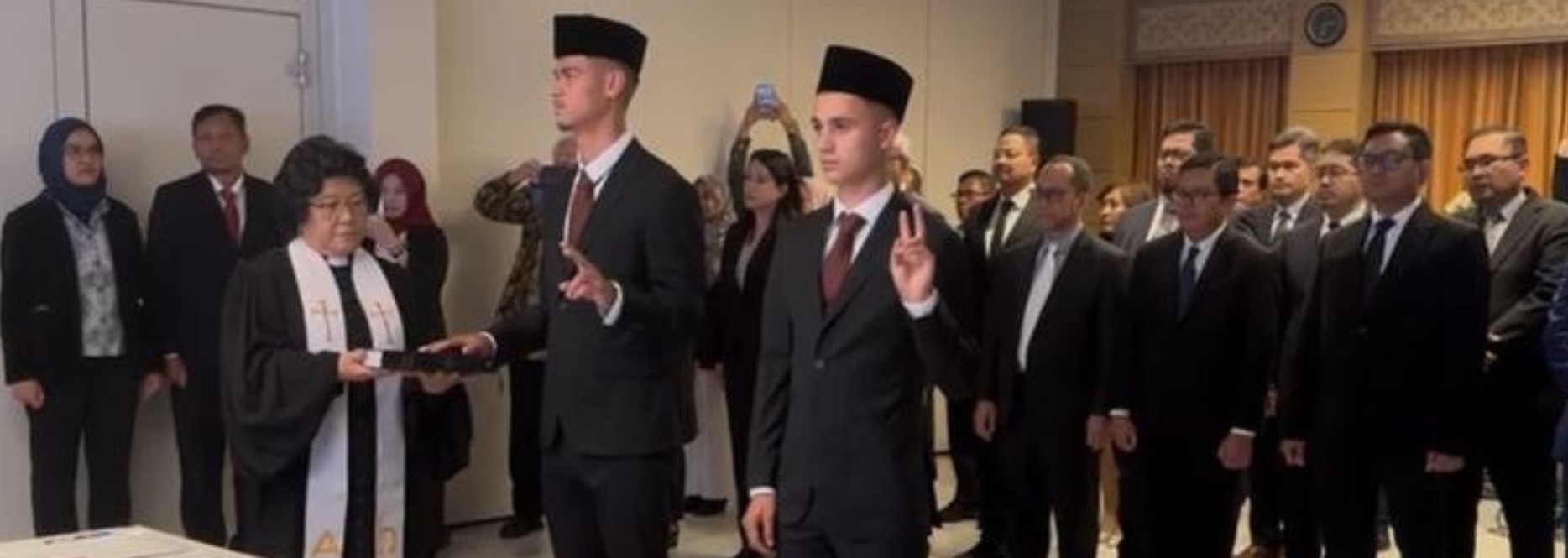 Mees Hilgers dan Eliano Reijnders Resmi Jadi WNI