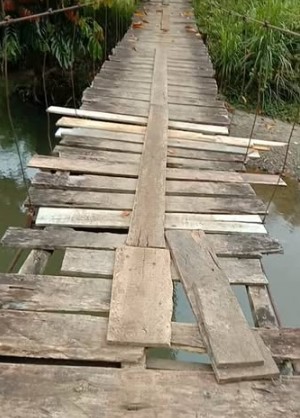 Jembatan Alami Rusak Parah Tak Layak Dilintasi