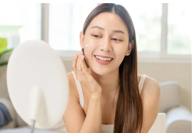 5 Cara Efektif Merawat Kulit Kering agar Tetap Lembap dan Sehat Sepanjang Hari