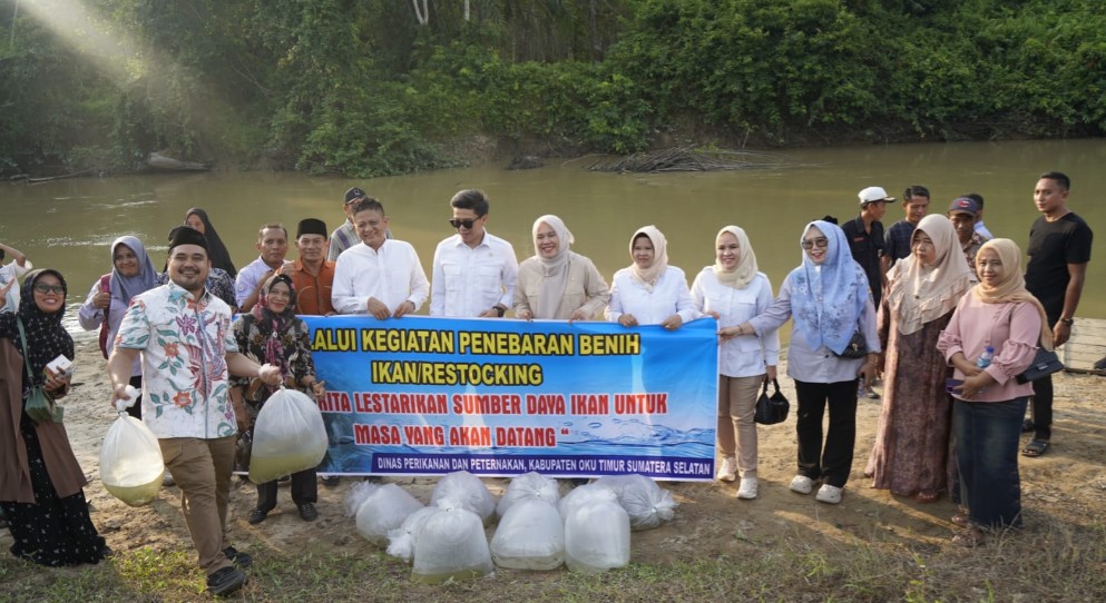 Dorong Ekonomi Desa Lewat Program Ayam Petelur dan Perikanan