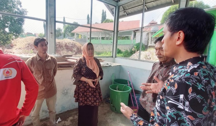 DLH OKU Selatan Ajak Sekolah Kelola Sampah