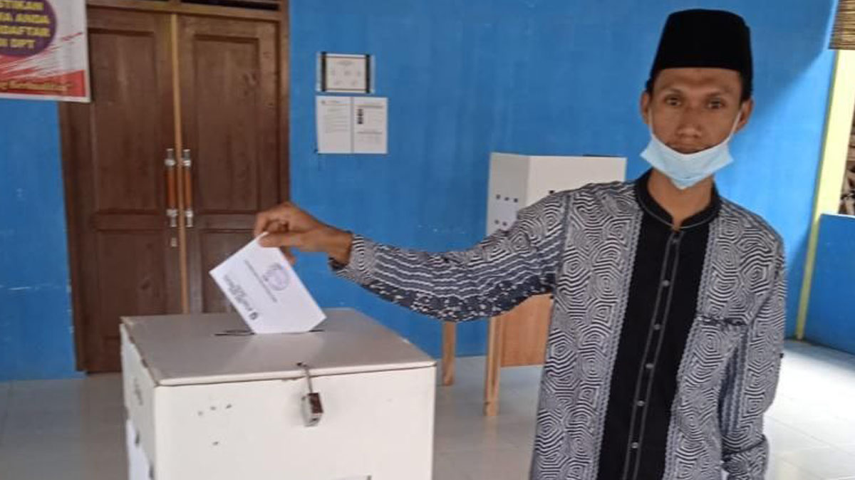 Zainal Ali Kembali Pimpin Desa Negeri Ratu