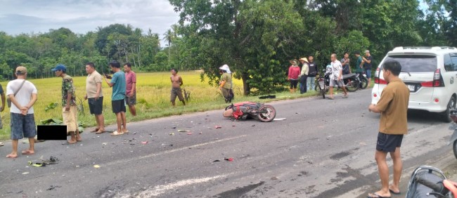 Hendak Jemput Istri Tewas tertabrak Tronton Muatan Semen