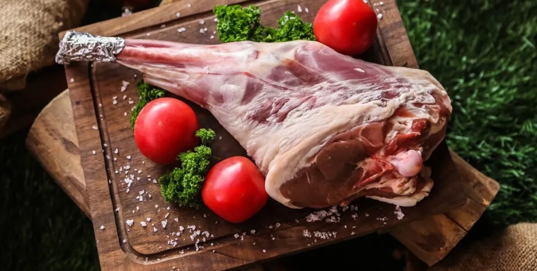 Cara Aman Makan Daging Kambing agar Tidak Pusing