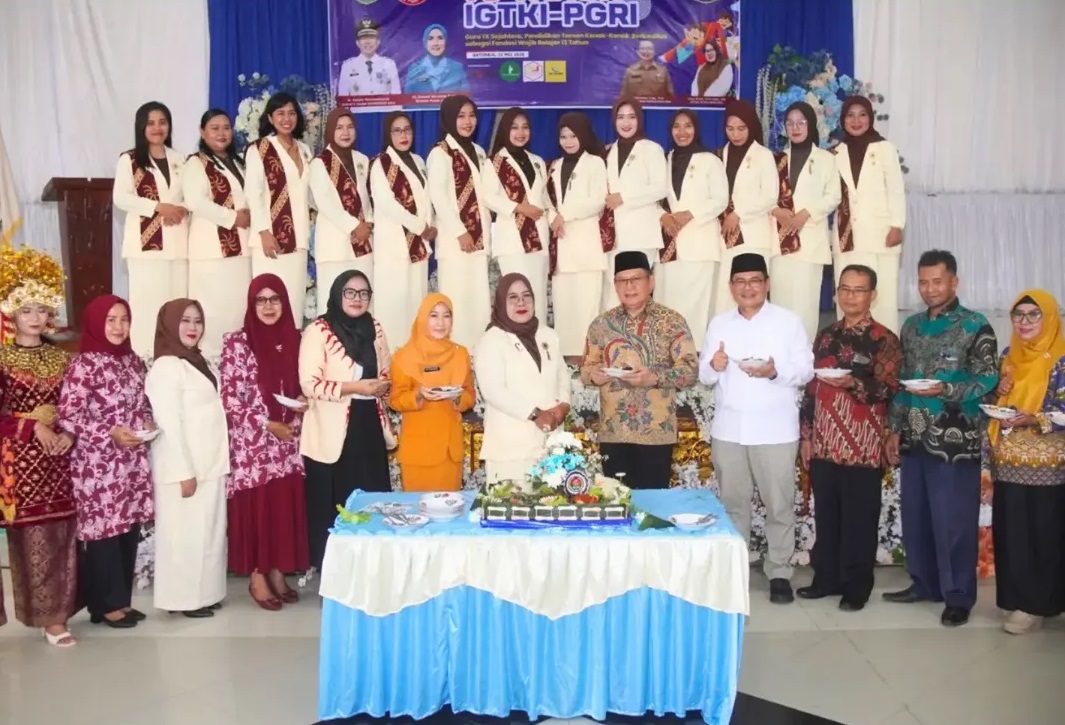 Peringati HUT IGTKI-PGRI ke-76, Wabup OKU Tekankan Peran Guru TK Cetak Generasi Emas