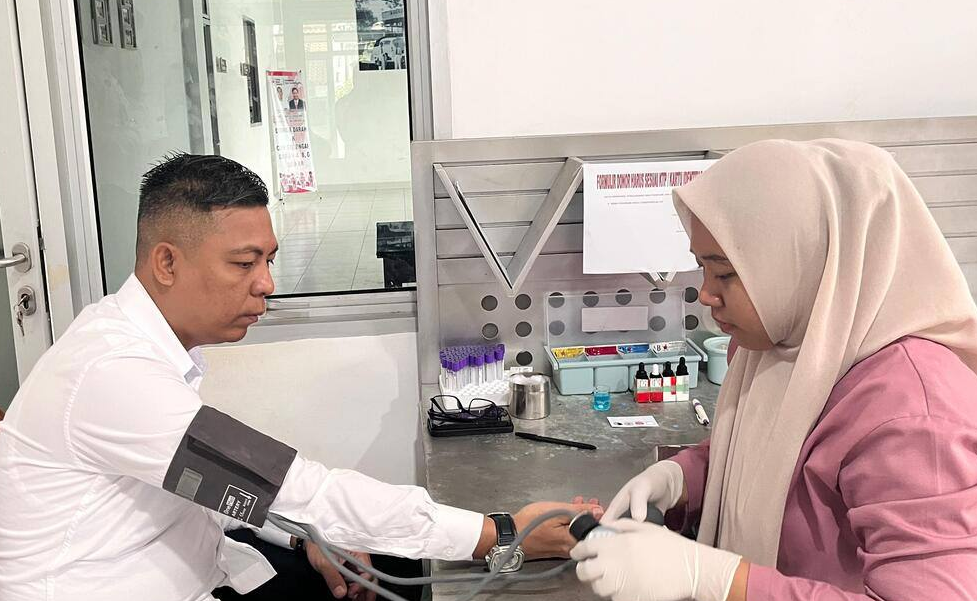 Pegawai Rutan Baturaja Donor Darah untuk HUT RI ke-80