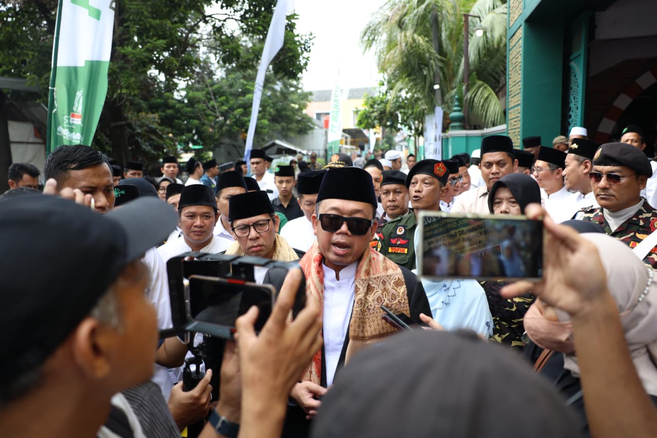 Peringati Hari Santri Nasional 2025, Menteri Nusron: Jadi Generasi yang Menyejahterakan Rakyat Indonesia