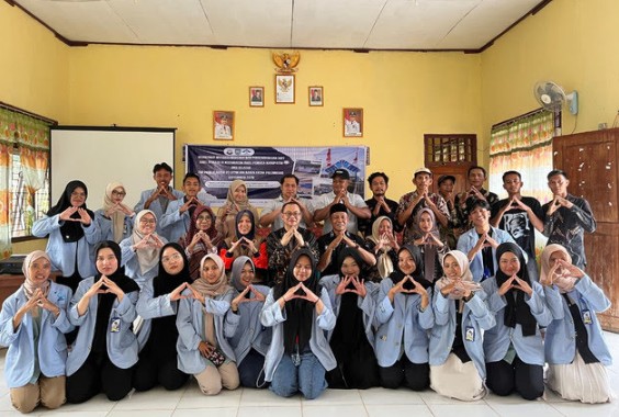 Tingkatkan Kesadaran Warga, Mahasiswa KKN UIN Raden Fatah Gelar Workshop Mitigasi Bencana