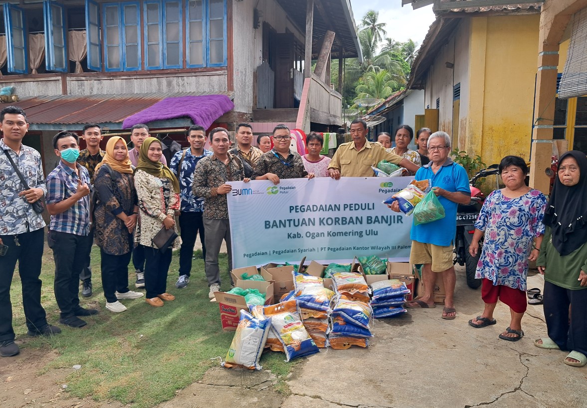 Pegadaian Baturaja Bagikan 400 Paket Sembako Senilai Rp40 Juta ke Masyarakat Korban Banjir di OKU