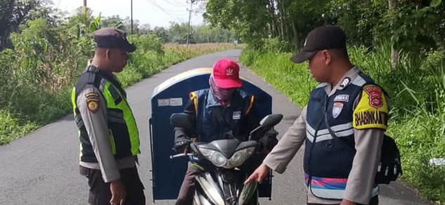 Jaga Keselamatan, Ajak Masyarakat Lengkapi Kendaraan