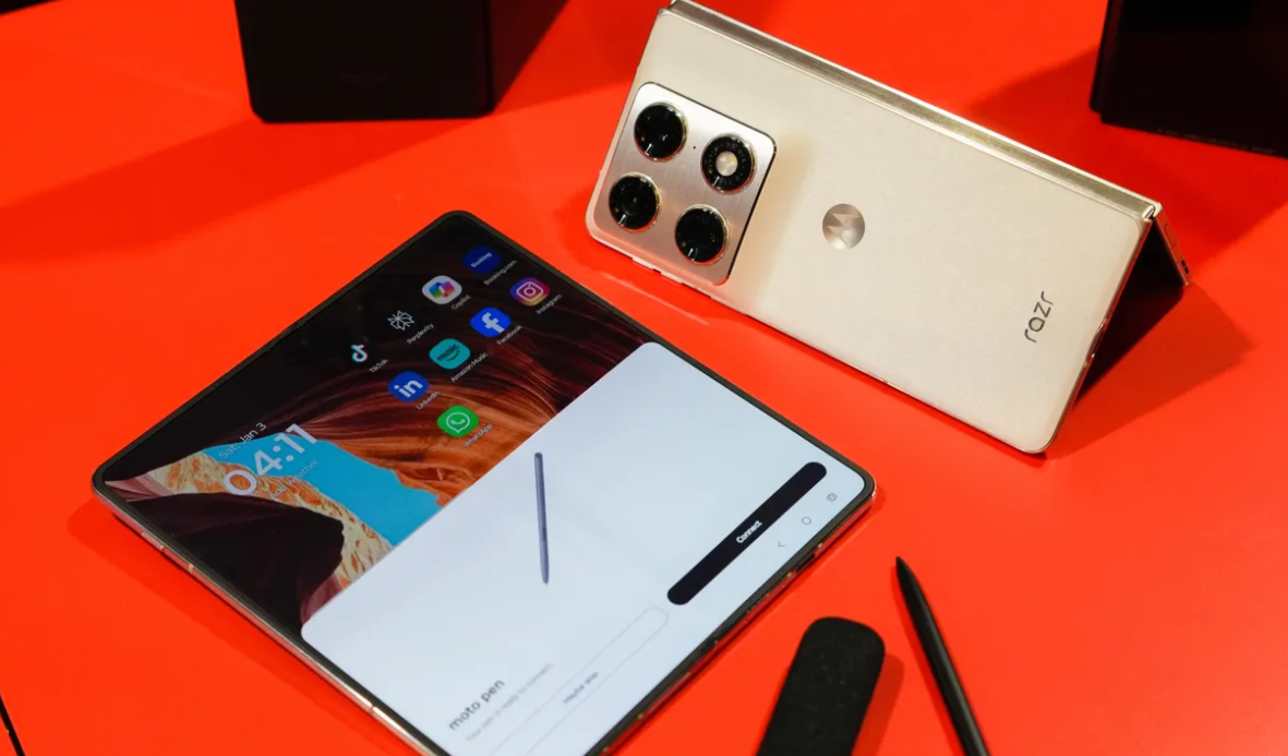 Motorola Razr Fold Resmi di MWC 2026 Foldable Super Tipis dengan Layar Terang 6.200 Nits dan Kamera 50MP