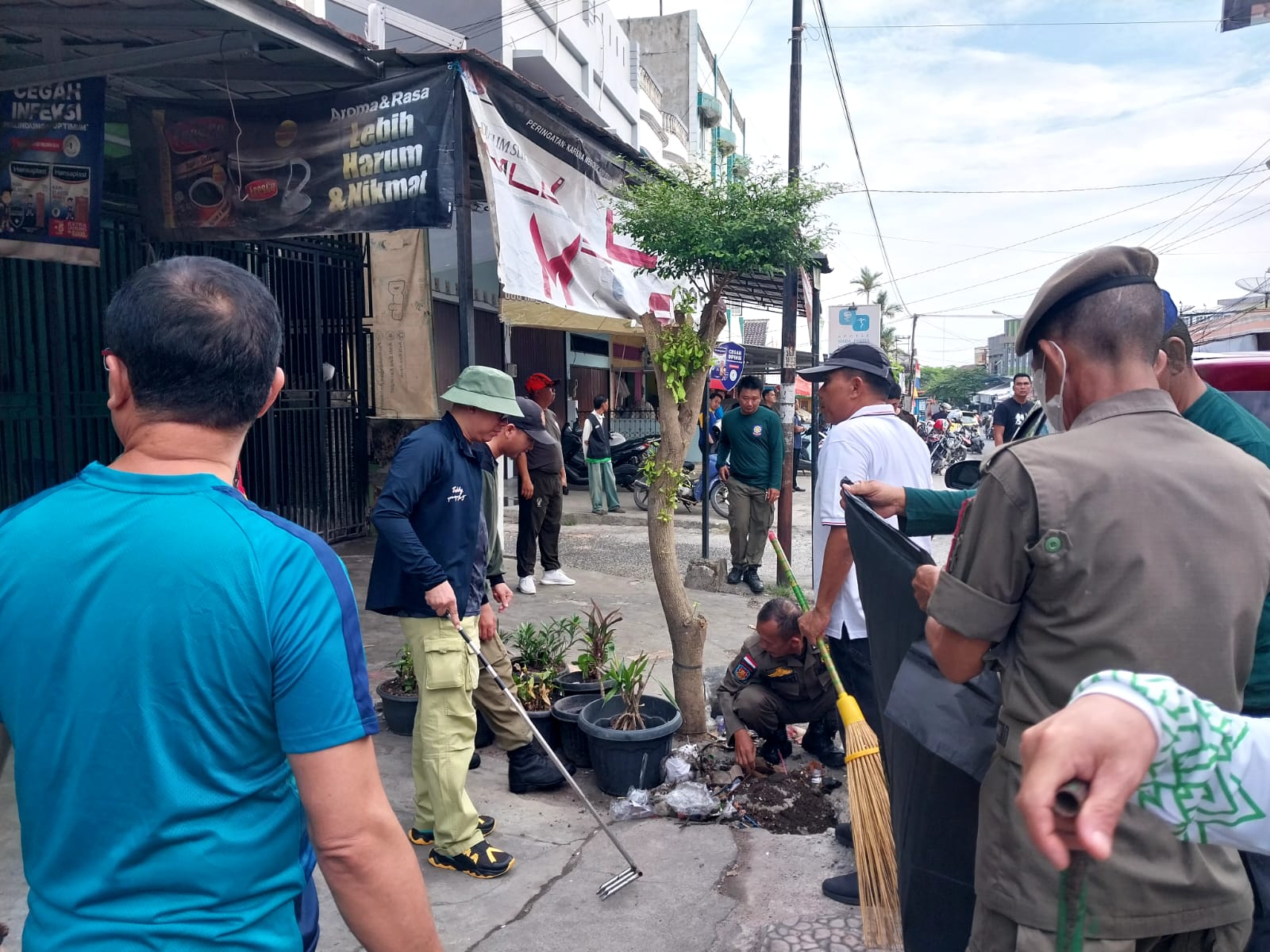 PJ Bupati OKU Turun Langsung ajak Peran Serta Masyarakat OKU Jaga Kebersihan