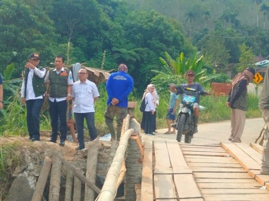 Jembatan Teriti Putus Diterjang Banjir, BNPB RI Turun Tangan