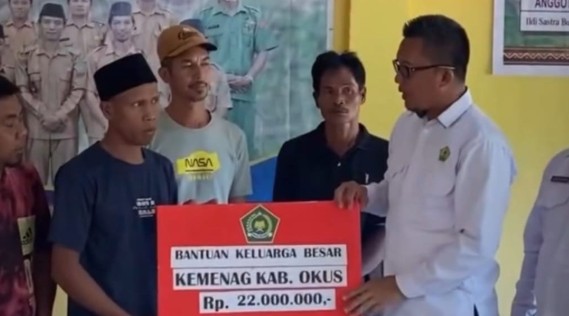 Kemenag OKU Selatan Salurkan Bantuan untuk Korban Banjir Bandang
