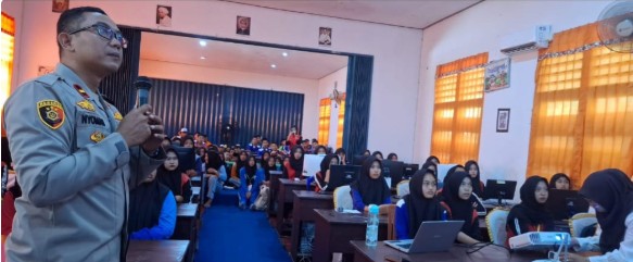 Kapolsek BSA Ingatkan Siswa SMK untuk Jauhi Narkoba dan Tawuran
