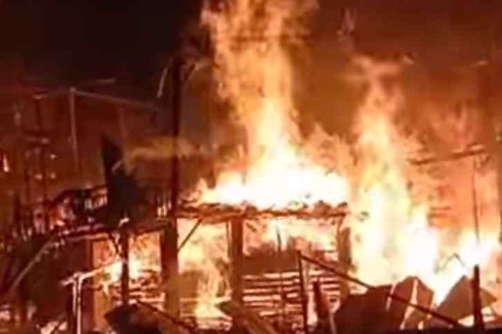 Empat Rumah Terbakar, Kerugian Capai Sekitar Rp1 Milyaran