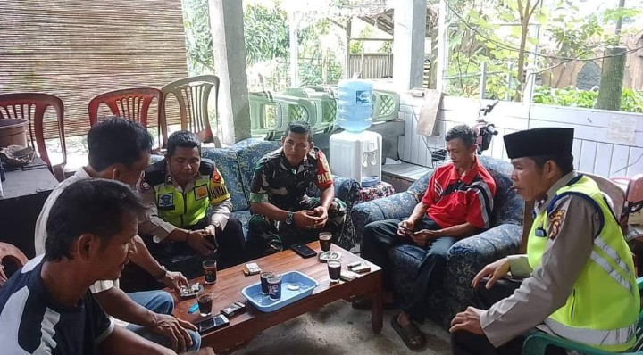 Dekatkan Kepada Masyarakat Kunjungi Rumah - Rumah Warga