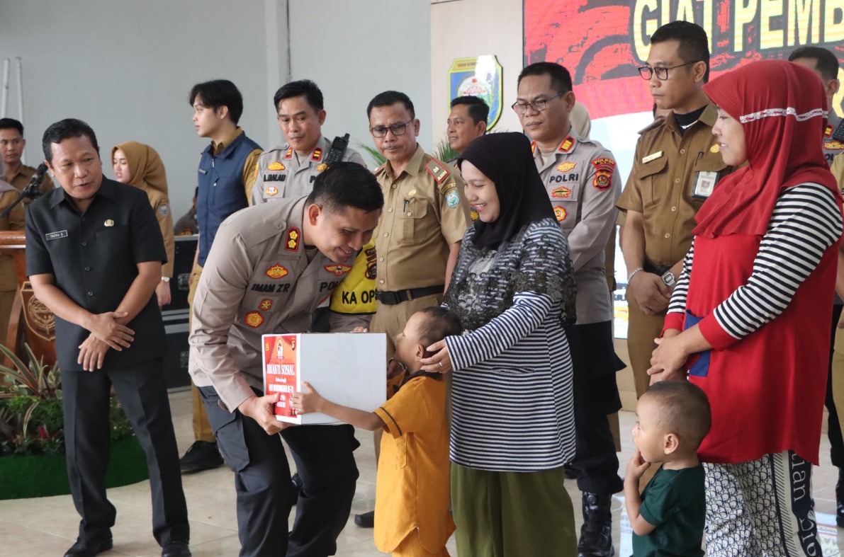 Beri Bantuan Turunkan Angka Stunting Polres OKU Lakukan Penyuluhan