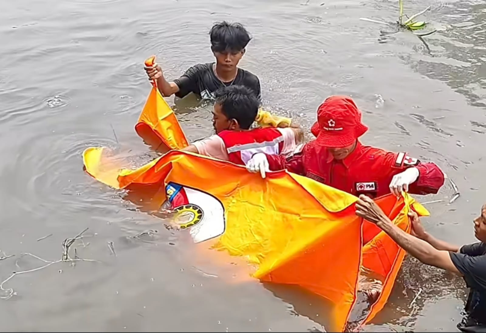 Temukan Mayat Tanpa Identitas Mengambang