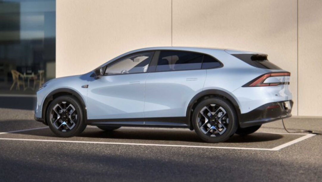 Xpeng G7 EREV Resmi Hadir 2026, SUV Listrik Bisa Jalan 1.700 Km Tanpa Takut Kehabisan Daya!