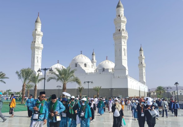 CHJ OKU Timur Jalani City Tour Religi di Madinah