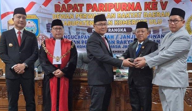 Dua Wakil Pimpinan DPRD OKU Resmi Dilantik untuk Masa Bakti 2024-2029