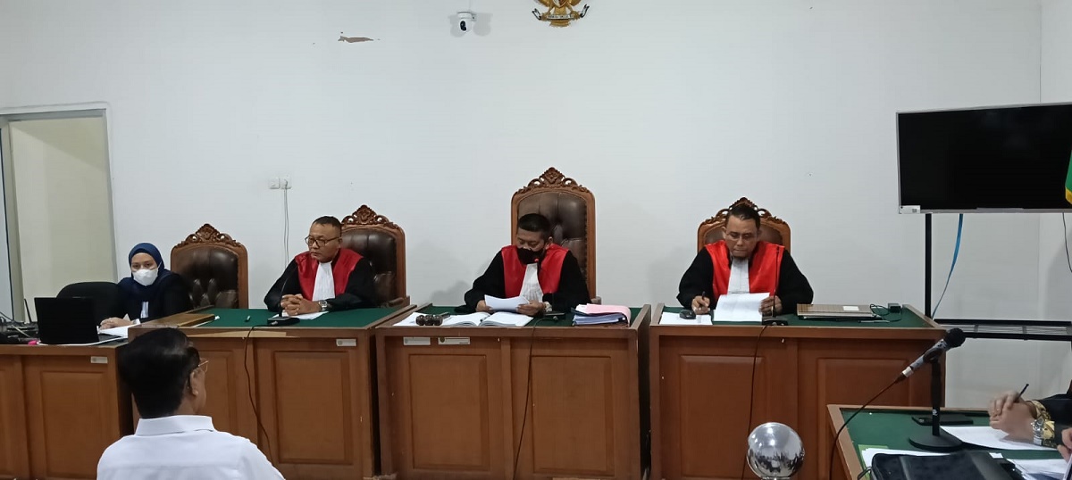 Kasus Hukum Alex Noerdin Dinyatakan Gugur