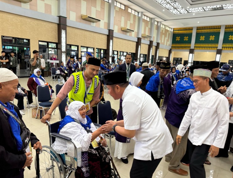 CJH OKU Timur Langsung Dilepas Gubernur Herman Deru ke Tanah Suci