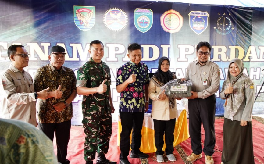 Cetak Sawah Sebagai Langkah Nyata Wujudkan Swasembada Pangan di OKU Timur