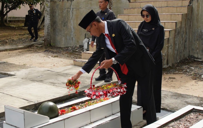 Pemkab OKU Timur Gelar Ziarah Nasional Peringati Hari Pahlawan 2025 di TMP Jurai Komering Sakti
