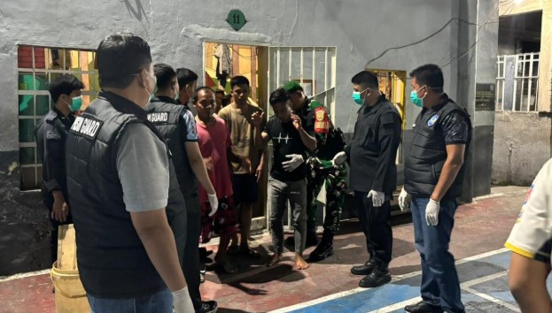 Libatkan TNI-Polri Gelar Razia, Pastikan Blok Hunian Bebas Barang Terlarang