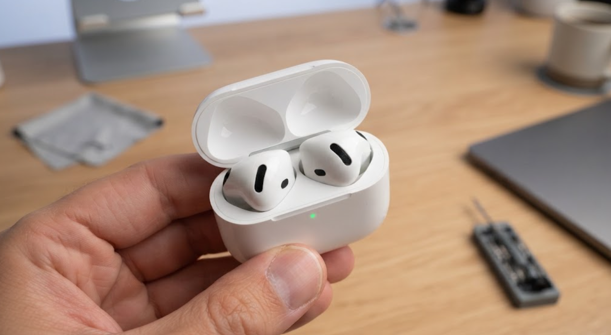 Ini Dia Wujud AirPods Berkamera Apple yang Sempat Dikira Batal Rilis 