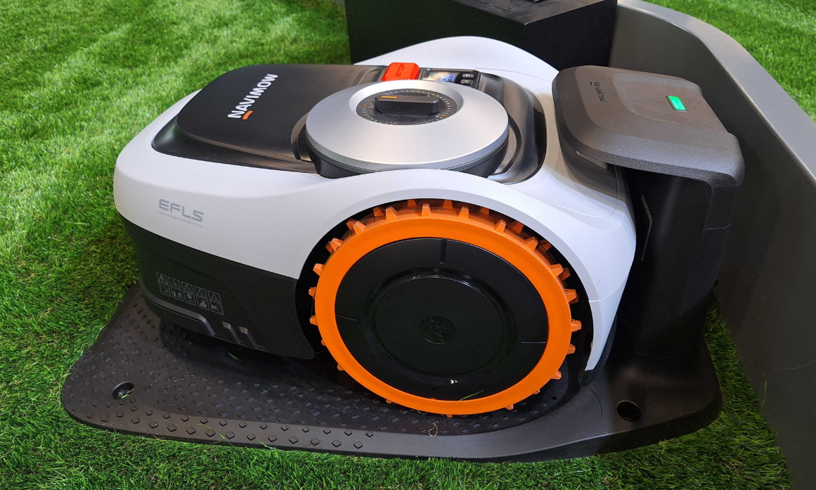 Segway dan Roborock Bikin Kaget di CES 2026, Robot Potong Rumputnya Canggih Banget