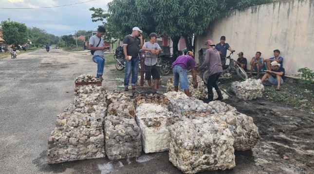 Getah Karet Tembus Rp 12.500 di OKU Timur, Petani Harap Harga Tak Turun