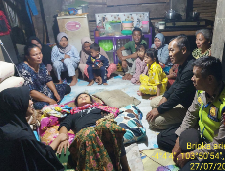 Jembatan Gantung di Lubuk Rukam OKU Ambruk, Dela dan Rian Alami Cidera Jatuh ke Sungai
