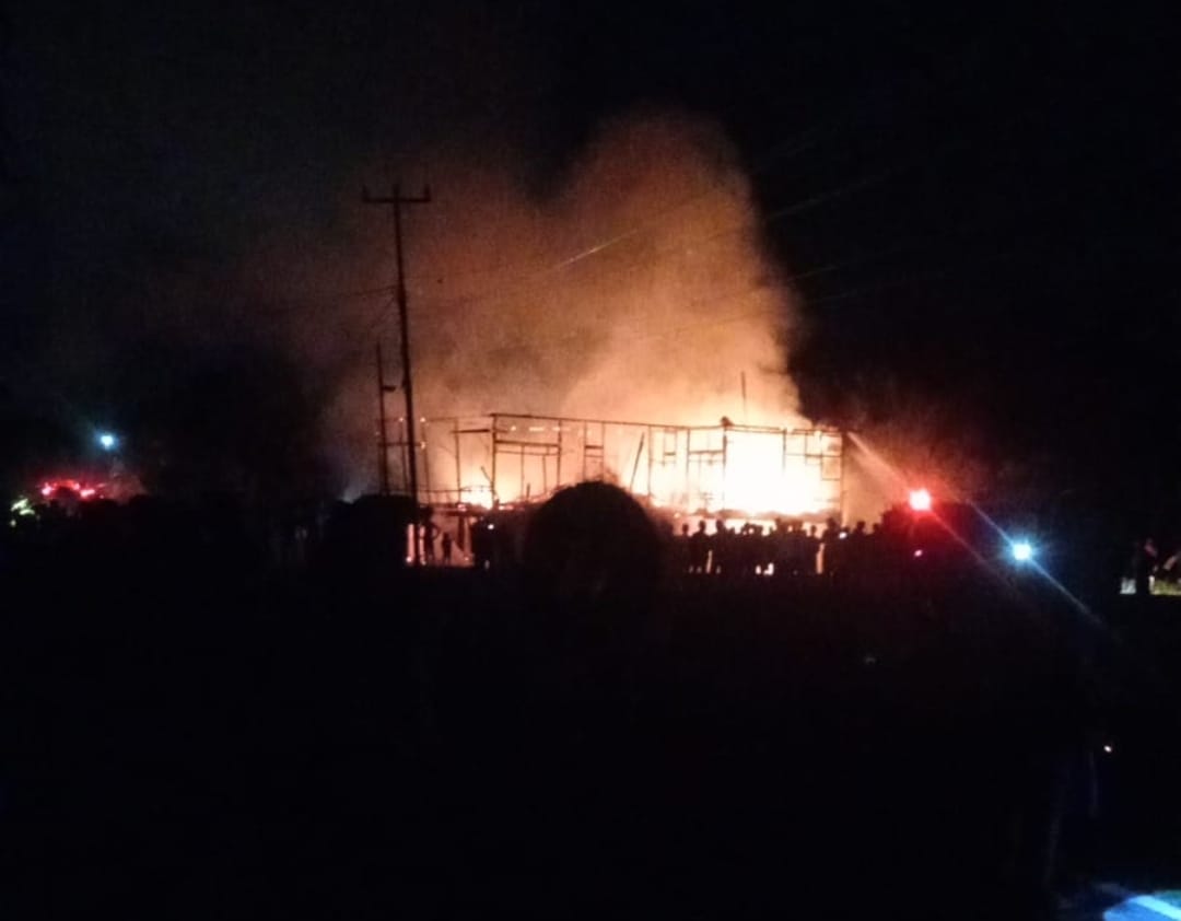 Kebakaran di OKU: Rumah Warga di Kedaton Peninjauan Raya Hangus Dilahap Api