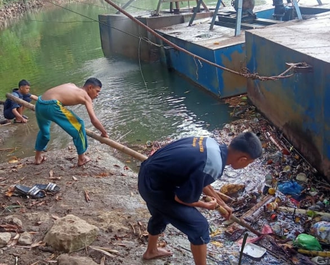 Selama Musim Kemarau, Distribusi Air ke Seribu Pelanggan Terganggu