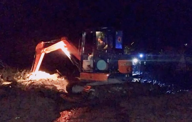 BPBD OKU Selatan Evakuasi Longsor dan Pohon Tumbang di Desa Tanjung Iman