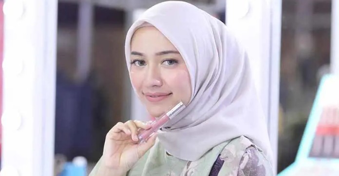 4 Rekomendasi Warna Lipstik yang Bikin Wajah Awet Muda dan Fresh